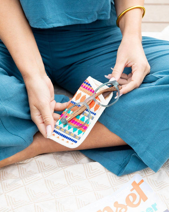 Sunset Reader - Matte Light Blue & Walnut Wood