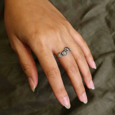 Nina Designs Silver Daisy Chain Ring - Simple Good
