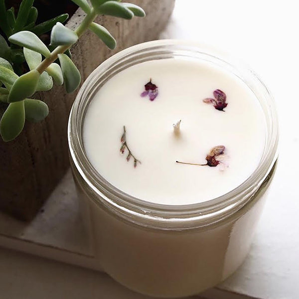 5 Beautiful Smelling Non Toxic Candles You Need for Your House