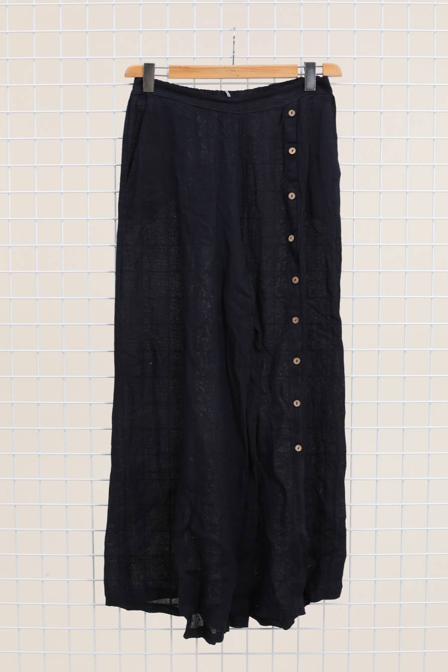 Straight buttoned Linen trousers