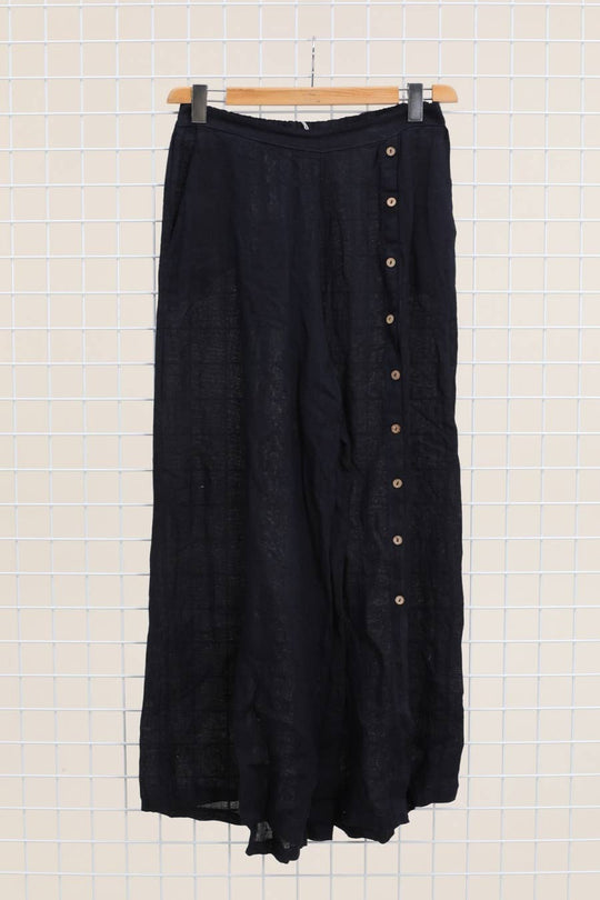 Straight buttoned Linen trousers