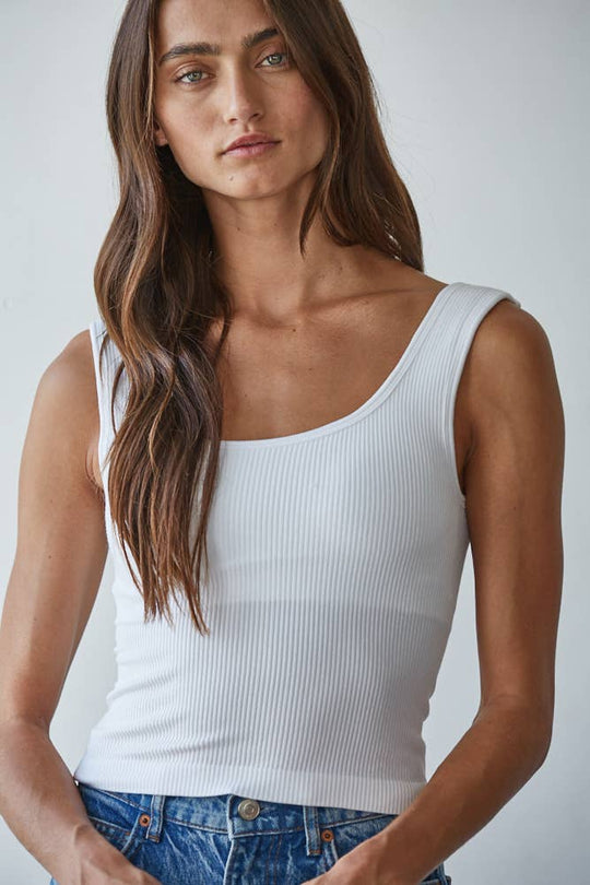 Seamless Scoop Neck Sleeveless Top