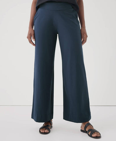 Women's Fit & Flare Pull-On Pant