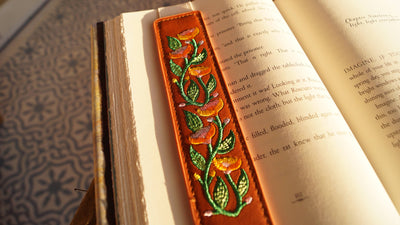 Molina Vine - Embroidered Elastic Bookmark