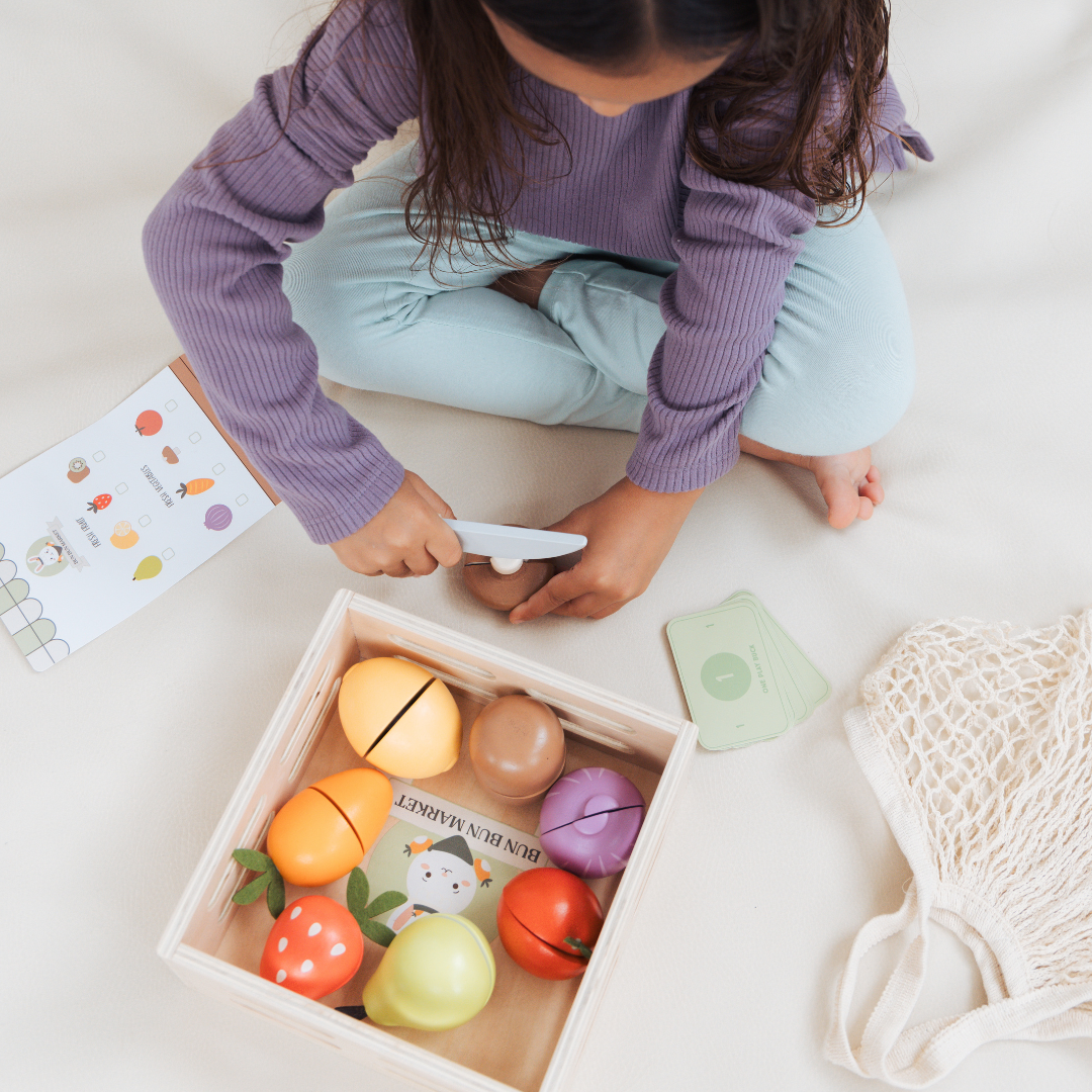 Wooden Farmers Market Toy Set, 21-Piece Pretend Play