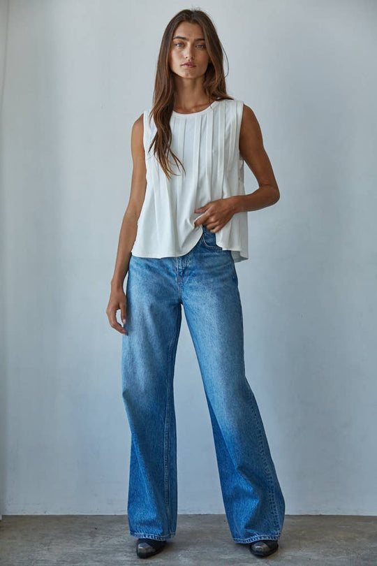 Round Neck Sleeveless Top