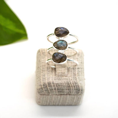 Baizaar Sterling Silver Labradorite Bar Ring - Simple Good