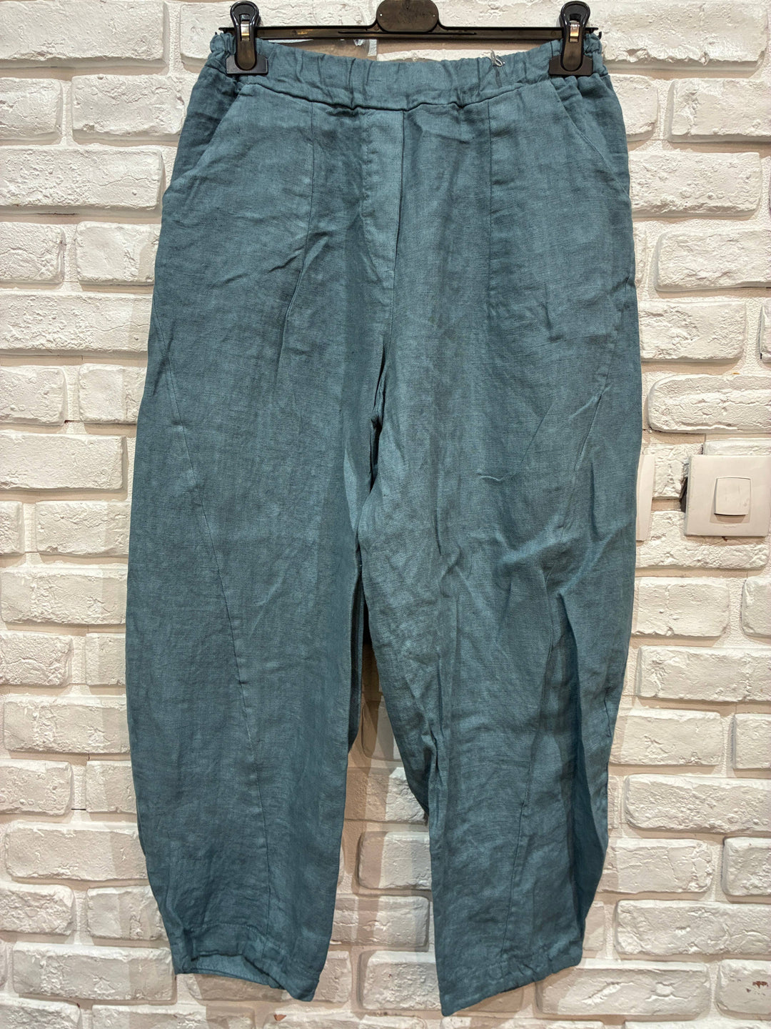 Barrel Fit Linen Ankle Pants