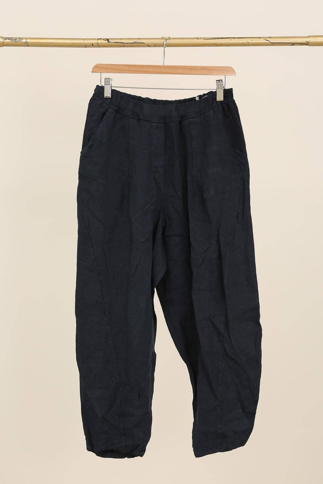 Barrel Fit Linen Ankle Pants