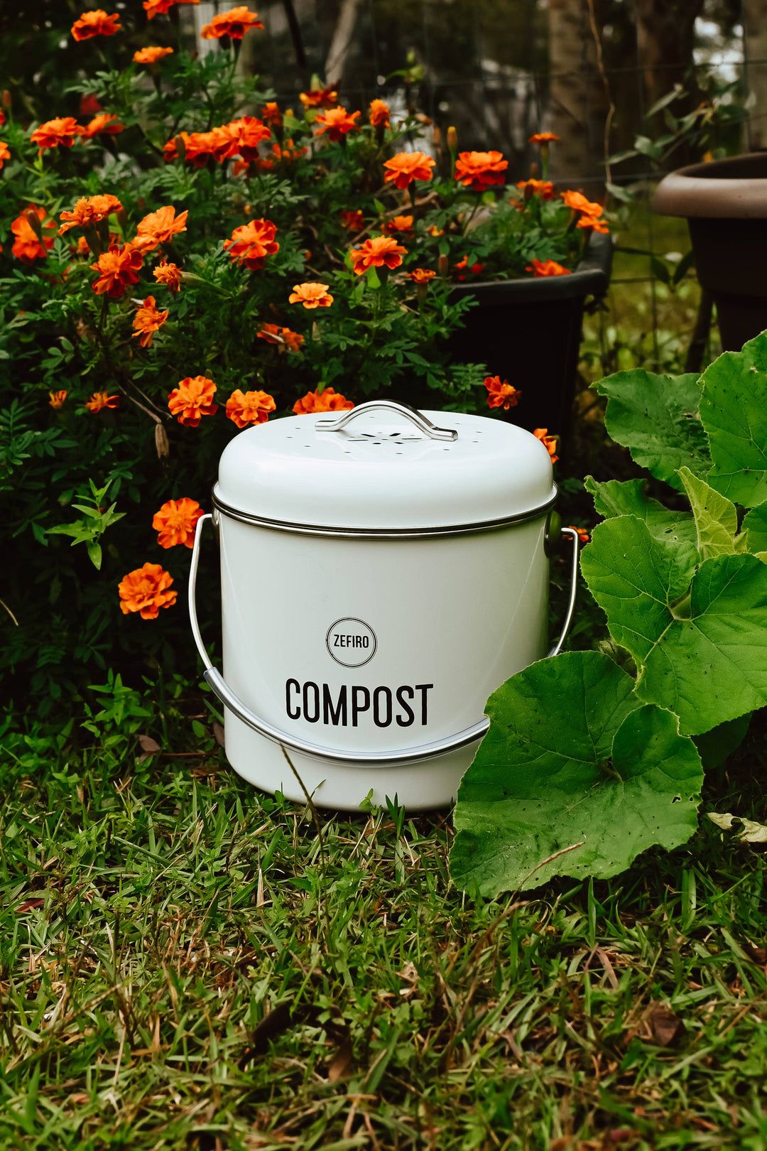 Zefiro Compost Bin  0.8 Gallons - Simple Good