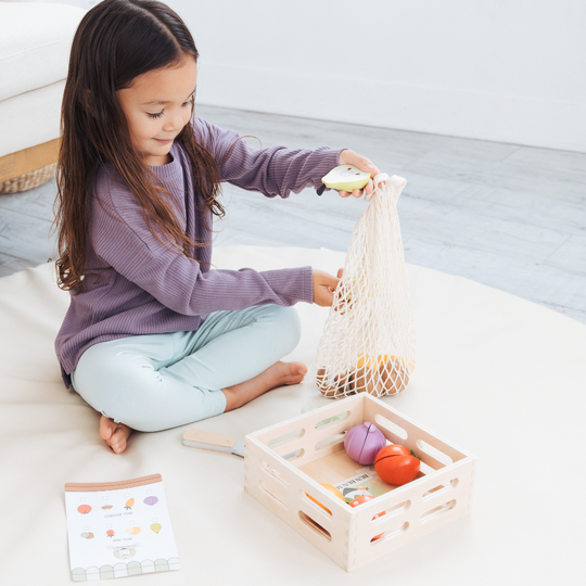 Wooden Farmers Market Toy Set, 21-Piece Pretend Play