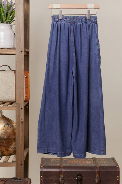 Wide-Leg Jeans with Butterfly Detail