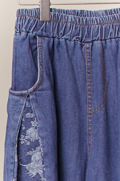 Wide-Leg Jeans with Butterfly Detail