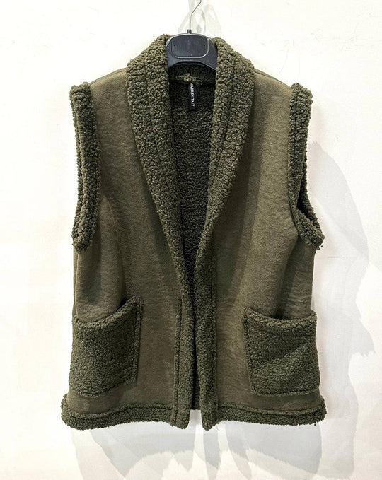 Italian Plush Vest with Pockets