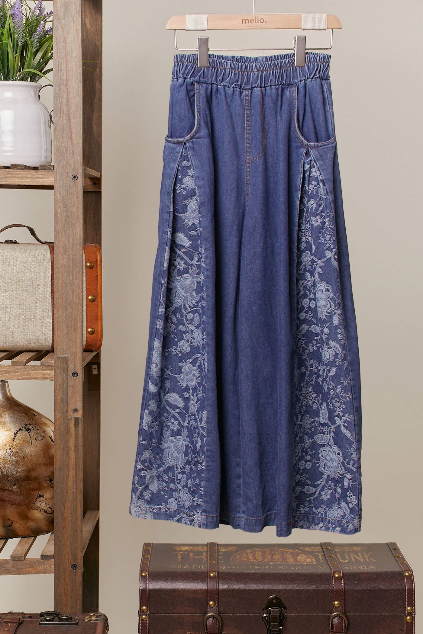 Wide-Leg Jeans with Butterfly Detail