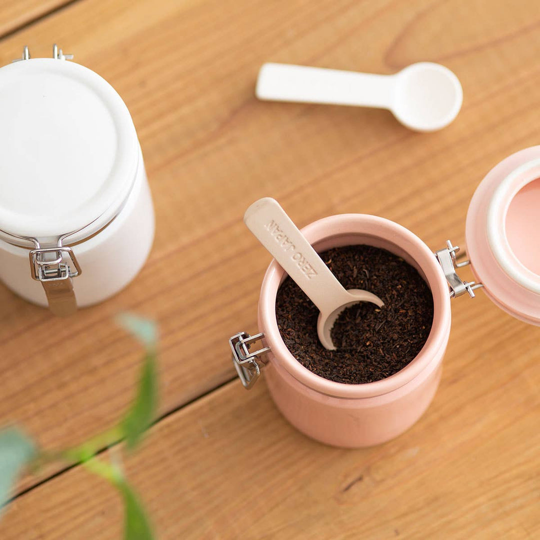 Dehumidifying Measuring Spoon