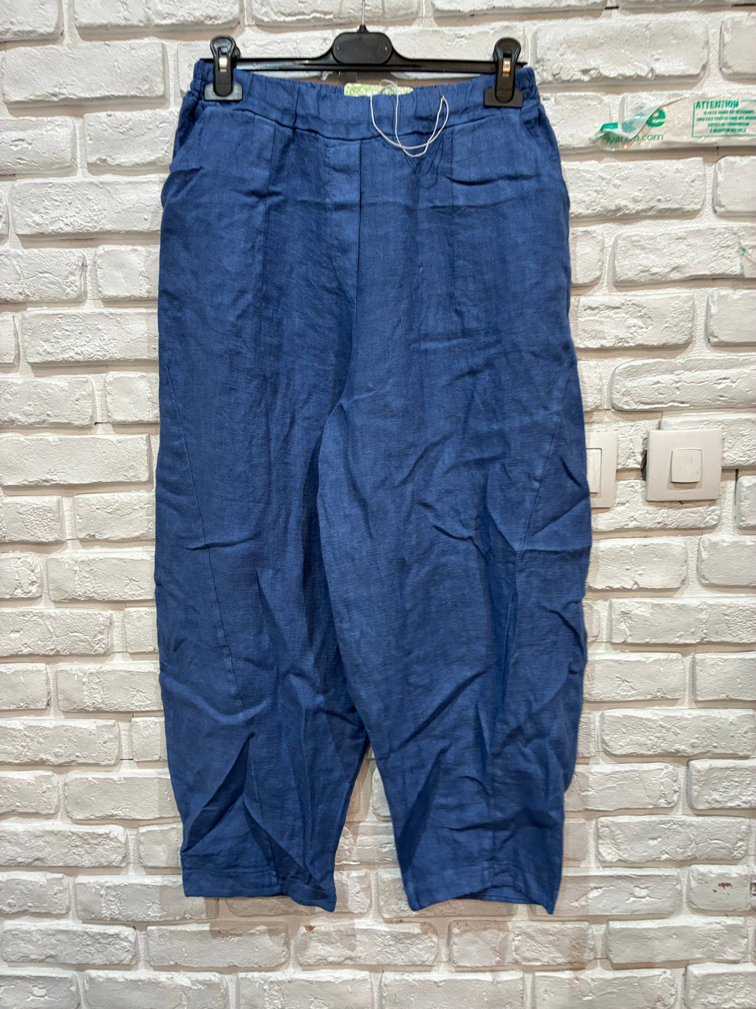 Barrel Fit Linen Ankle Pants