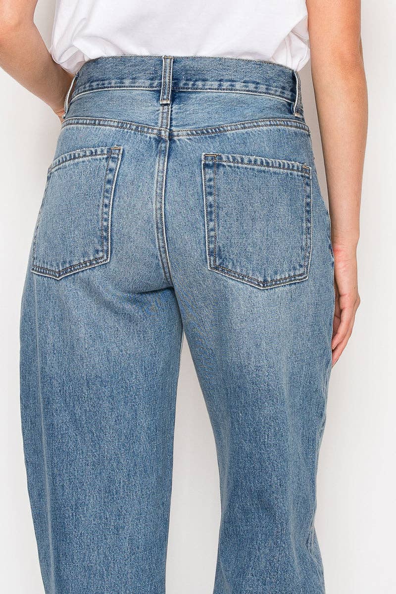 Tapered Mid-Rise Baggy Jeans