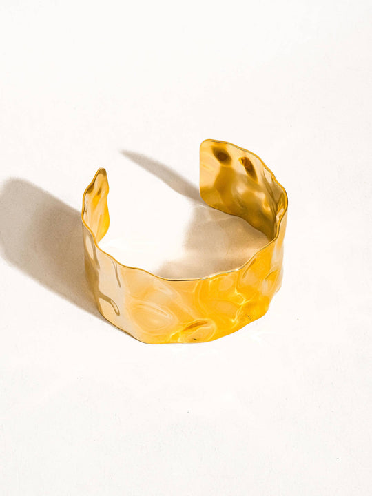 Baiser 18K Gold Non-Tarnish Glam Bold Bangle